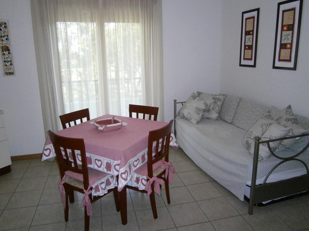 Residence Roberta Con Piscina - Agenzia Cocal Caorle Room photo